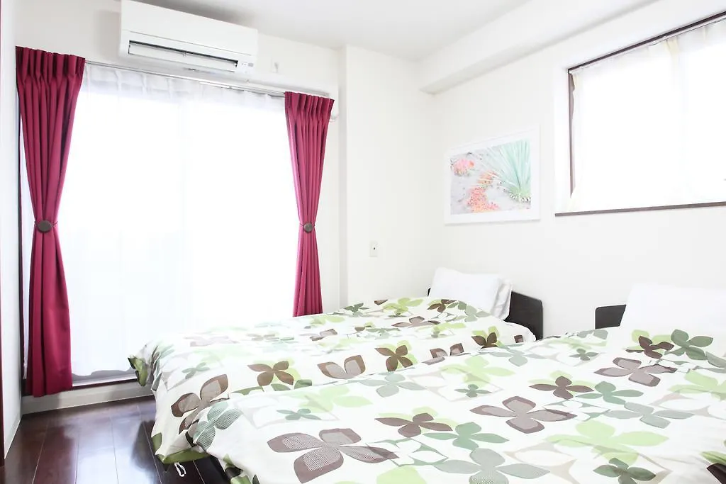 La Familia Yamasaka Appartement Osaka Japan